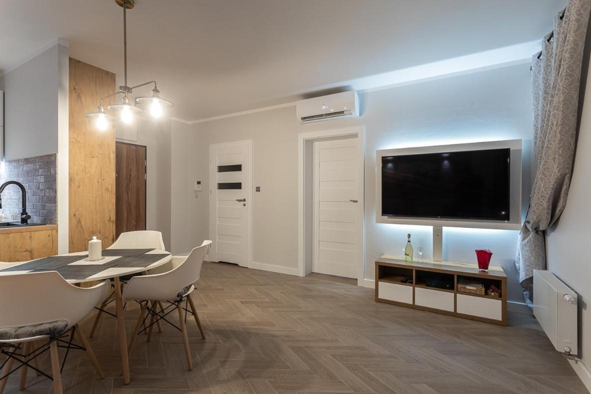 B&W Luxurious Apartment In The Center Of Breslau Exterior foto